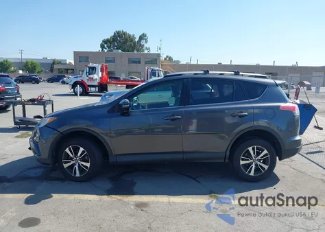 2018 Toyota Rav4 Xle from USA, damaged, VIN JTMRFREV2JJ717638